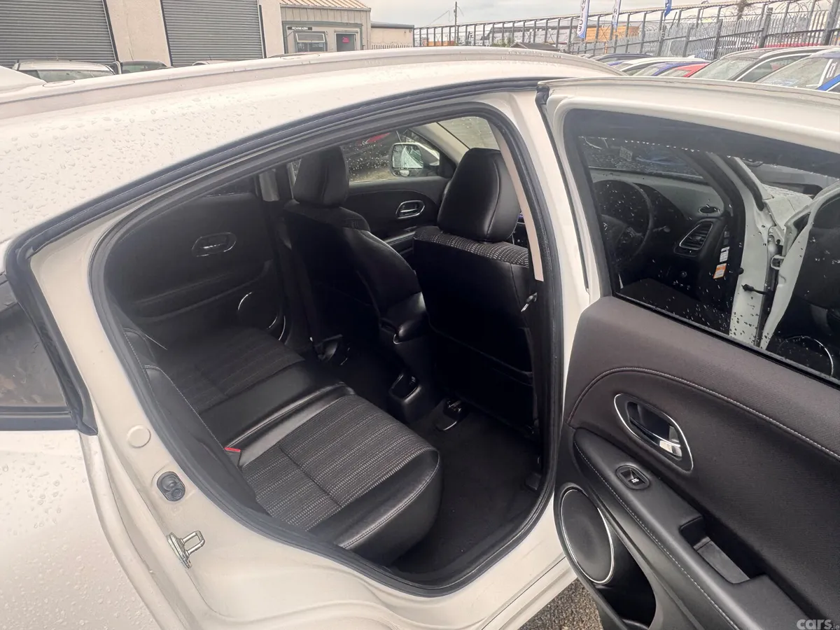 Honda Vezel SUV, Petrol Hybrid, 2015, White