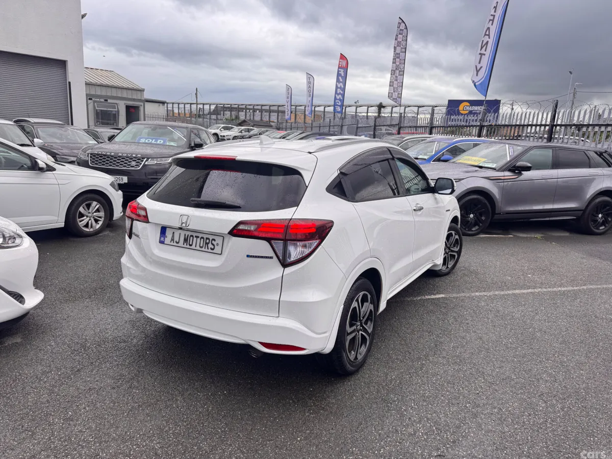 Honda Vezel SUV, Petrol Hybrid, 2015, White