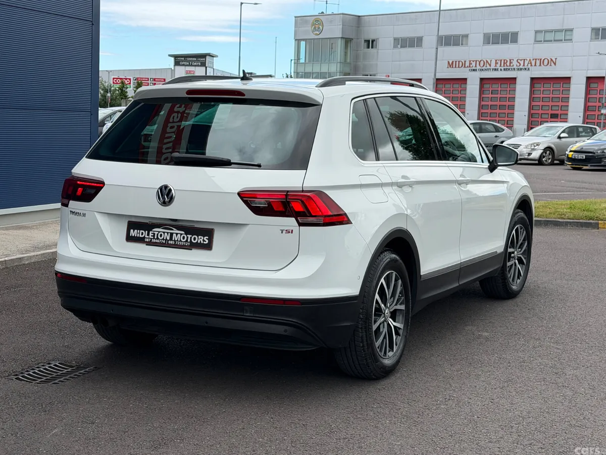 Volkswagen Tiguan MPV, Petrol, 2017, White