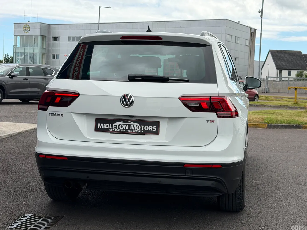 Volkswagen Tiguan MPV, Petrol, 2017, White