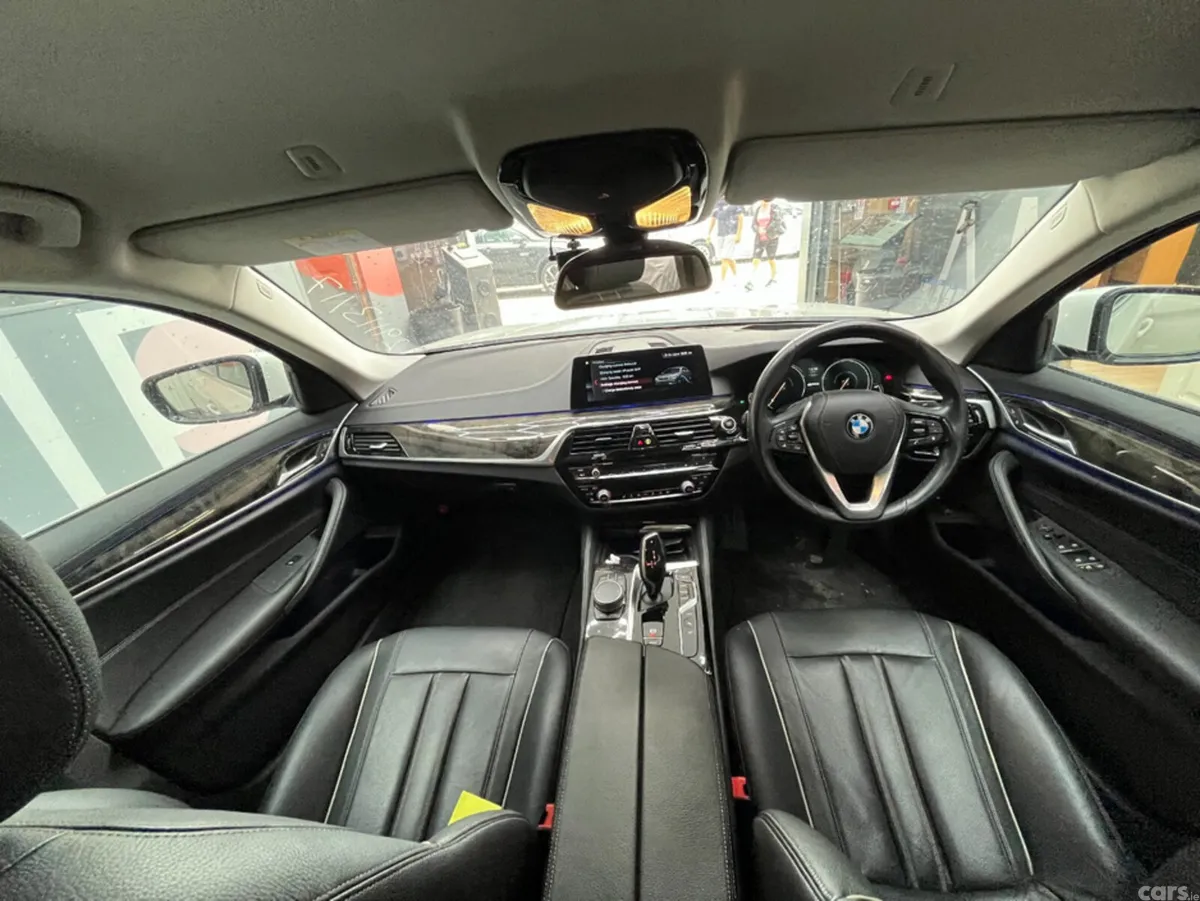 BMW 5-Series Saloon, Petrol Plug-in Hybrid, 2017, White