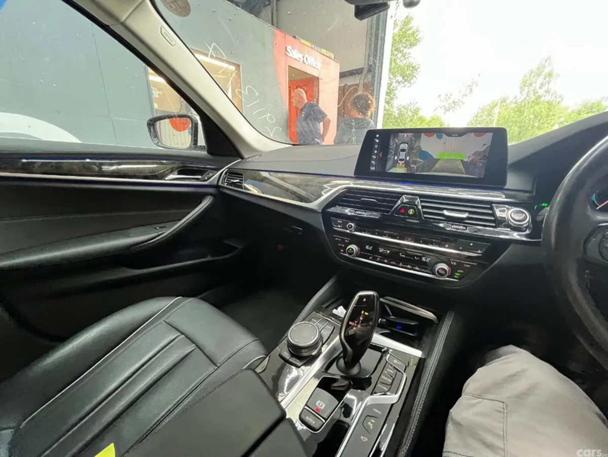 BMW 5-Series Saloon, Petrol Plug-in Hybrid, 2017, White