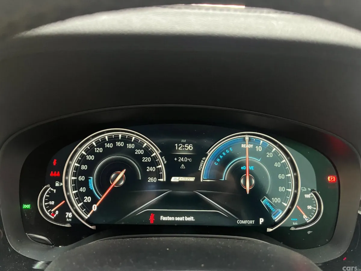 BMW 5-Series Saloon, Petrol Plug-in Hybrid, 2017, White