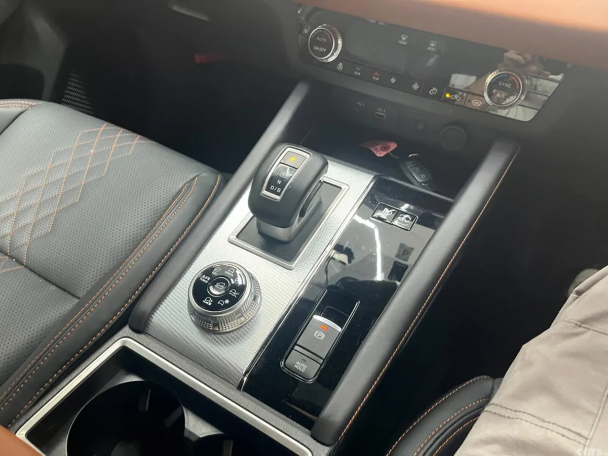 Mitsubishi Outlander SUV, Petrol Plug-in Hybrid, 2023, Black