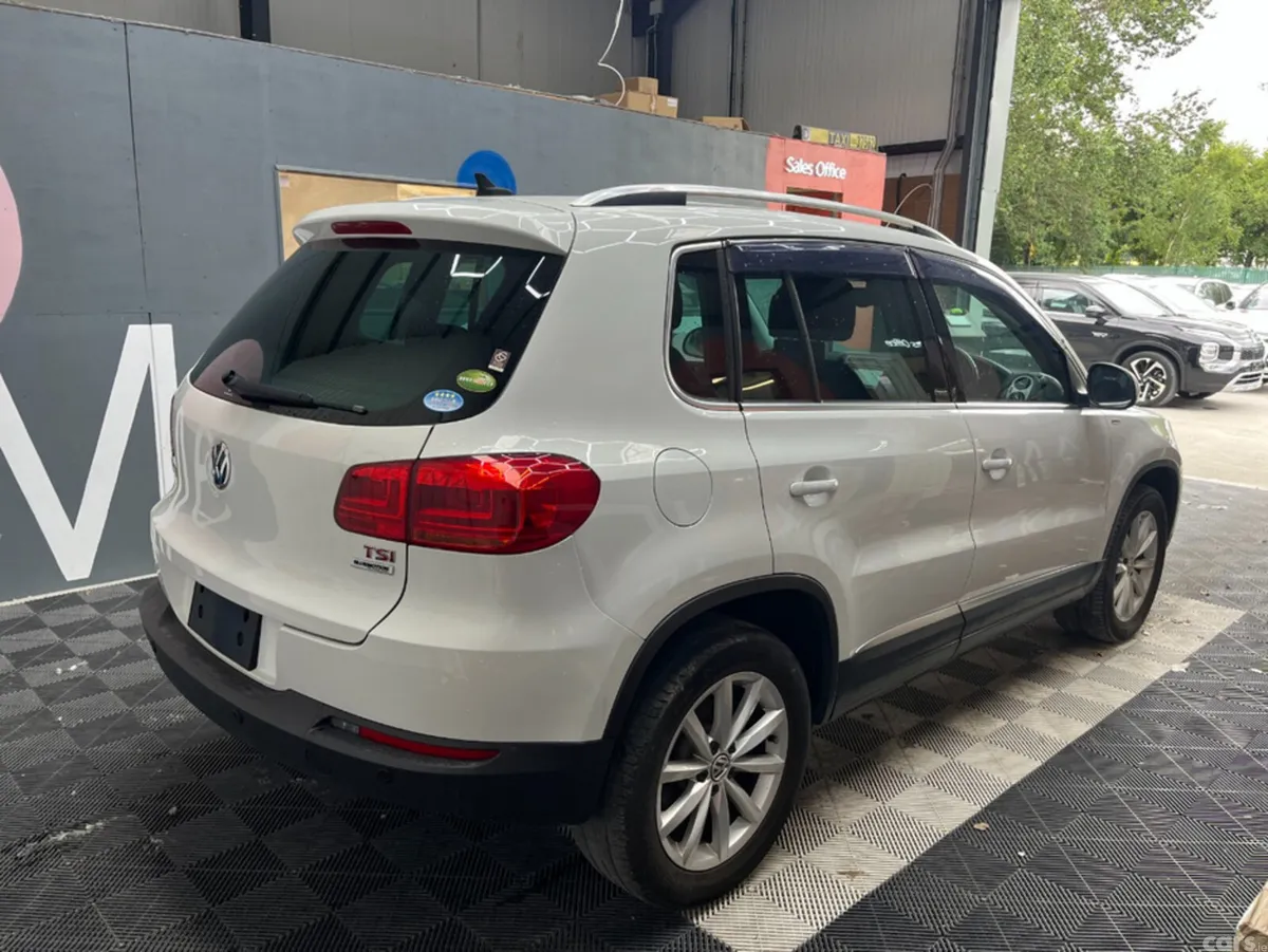 Volkswagen Tiguan SUV, Petrol, 2016, White