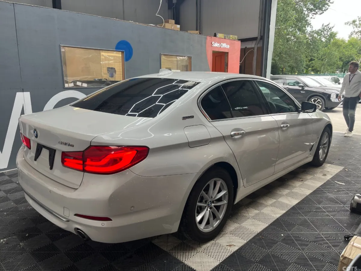 BMW 5-Series Saloon, Petrol Plug-in Hybrid, 2017, White
