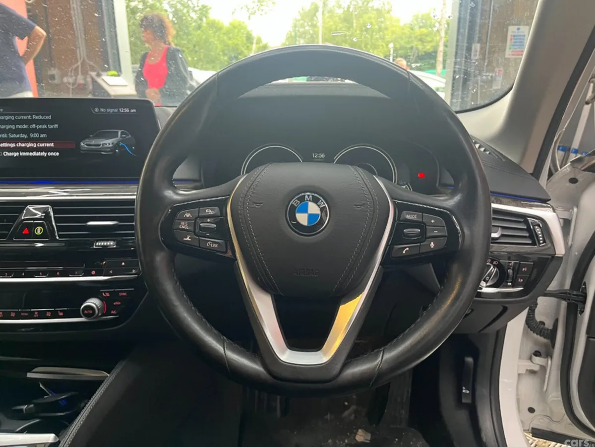 BMW 5-Series Saloon, Petrol Plug-in Hybrid, 2017, White