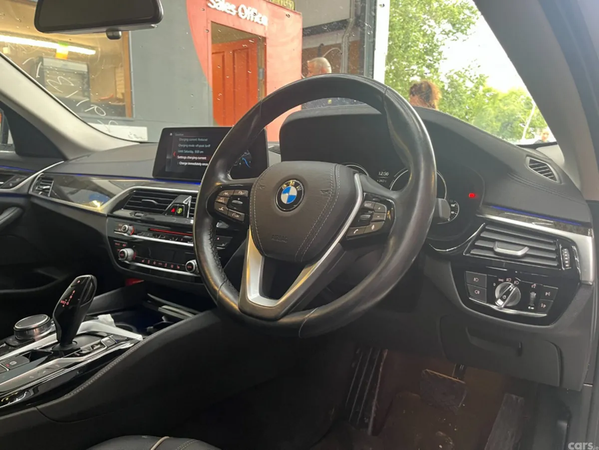 BMW 5-Series Saloon, Petrol Plug-in Hybrid, 2017, White
