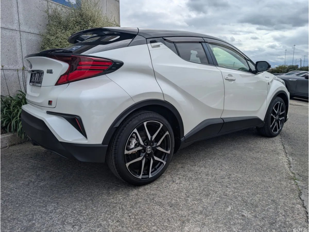 Toyota C-HR SUV, Petrol Hybrid, 2019, White