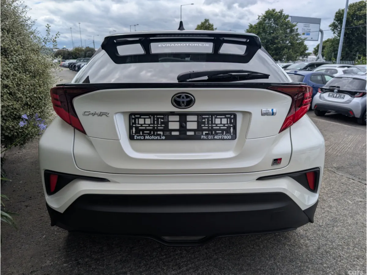 Toyota C-HR SUV, Petrol Hybrid, 2019, White
