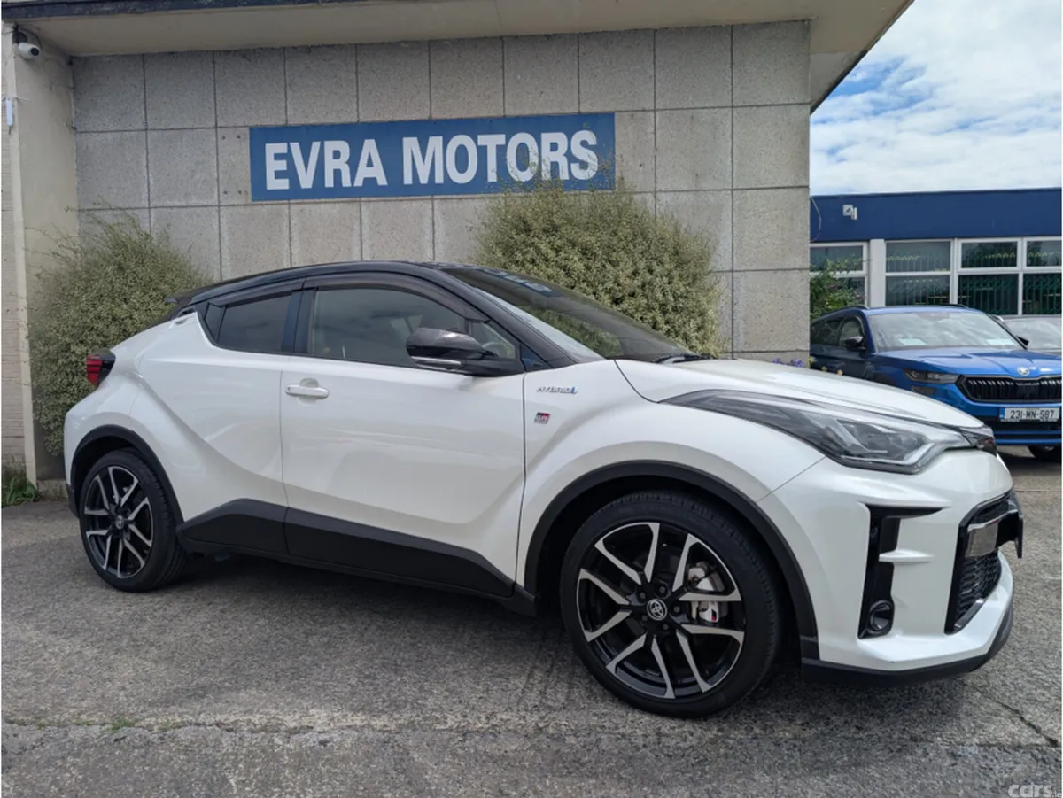 Toyota C-HR SUV, Petrol Hybrid, 2019, White