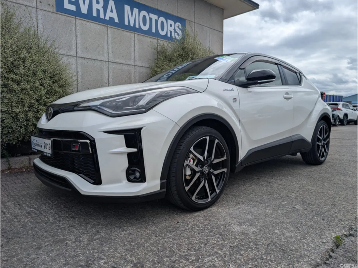 Toyota C-HR SUV, Petrol Hybrid, 2019, White