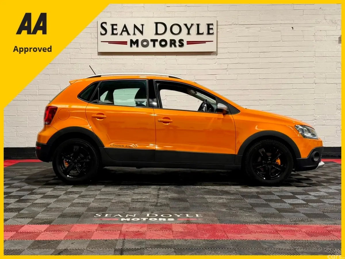 Volkswagen Polo Hatchback, Petrol, 2013, Orange