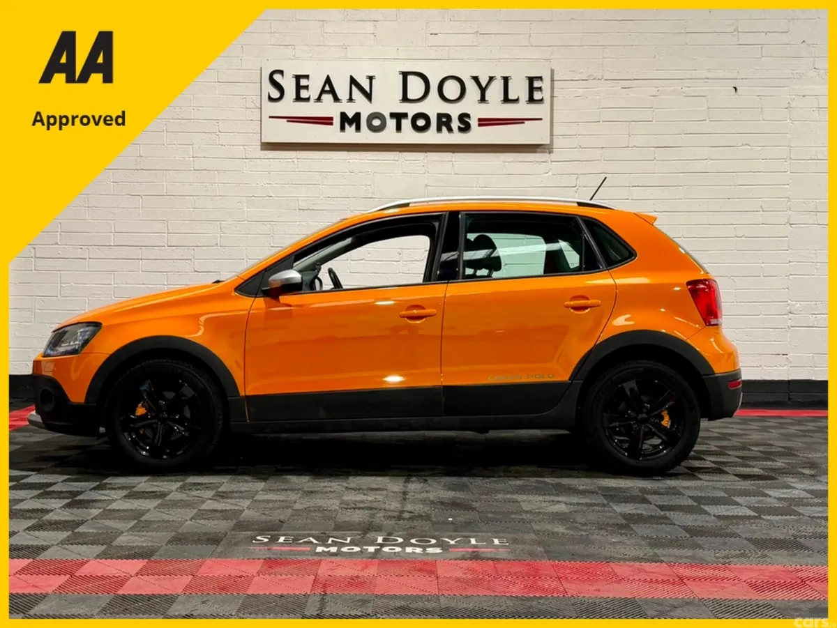 Volkswagen Polo Hatchback, Petrol, 2013, Orange