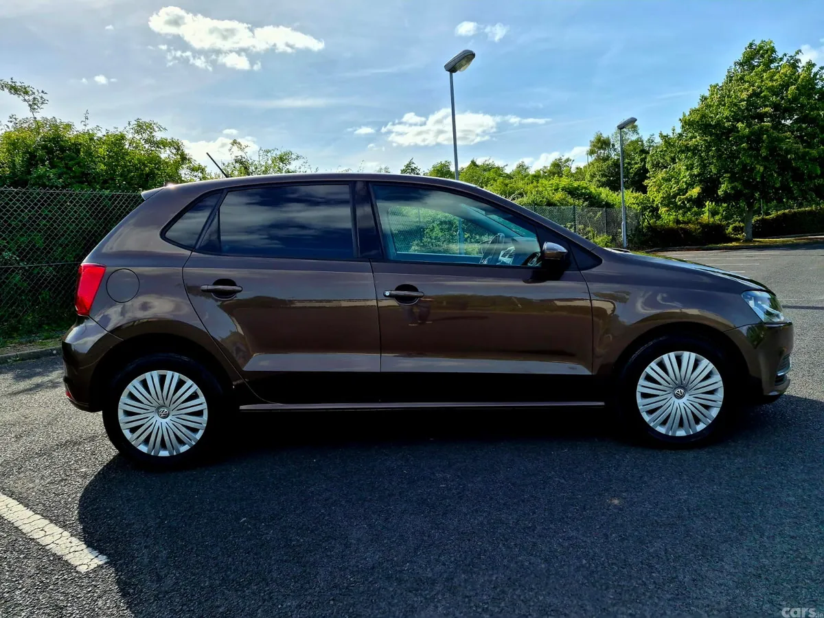 Volkswagen Polo Hatchback, Petrol, 2014, Brown