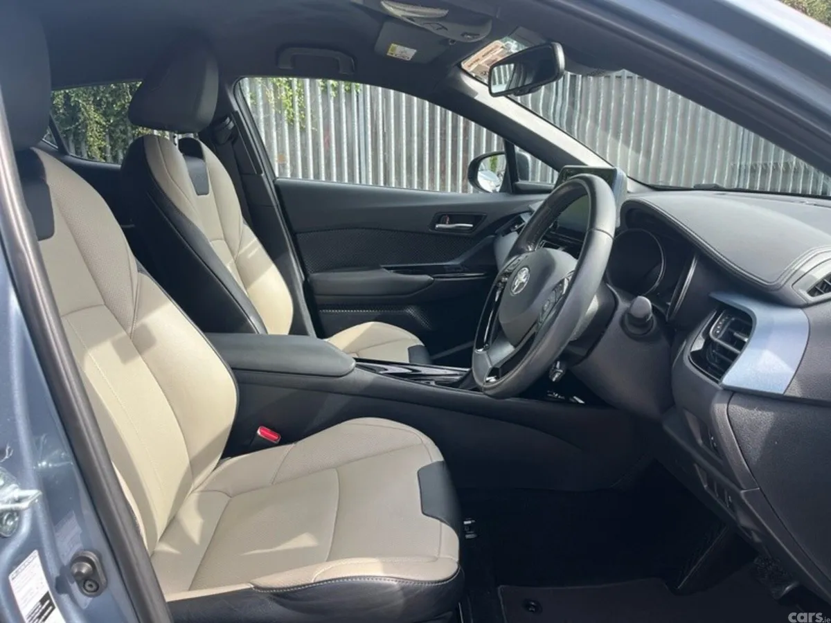 Toyota C-HR SUV, Petrol Hybrid, 2022, Grey