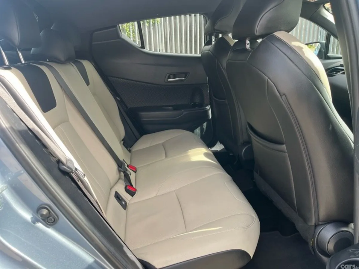 Toyota C-HR SUV, Petrol Hybrid, 2022, Grey