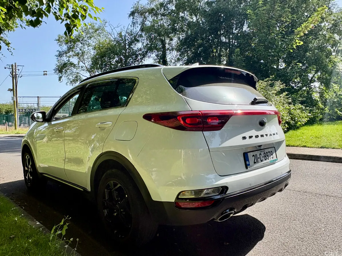 Kia Sportage SUV, Diesel Hybrid, 2021, White