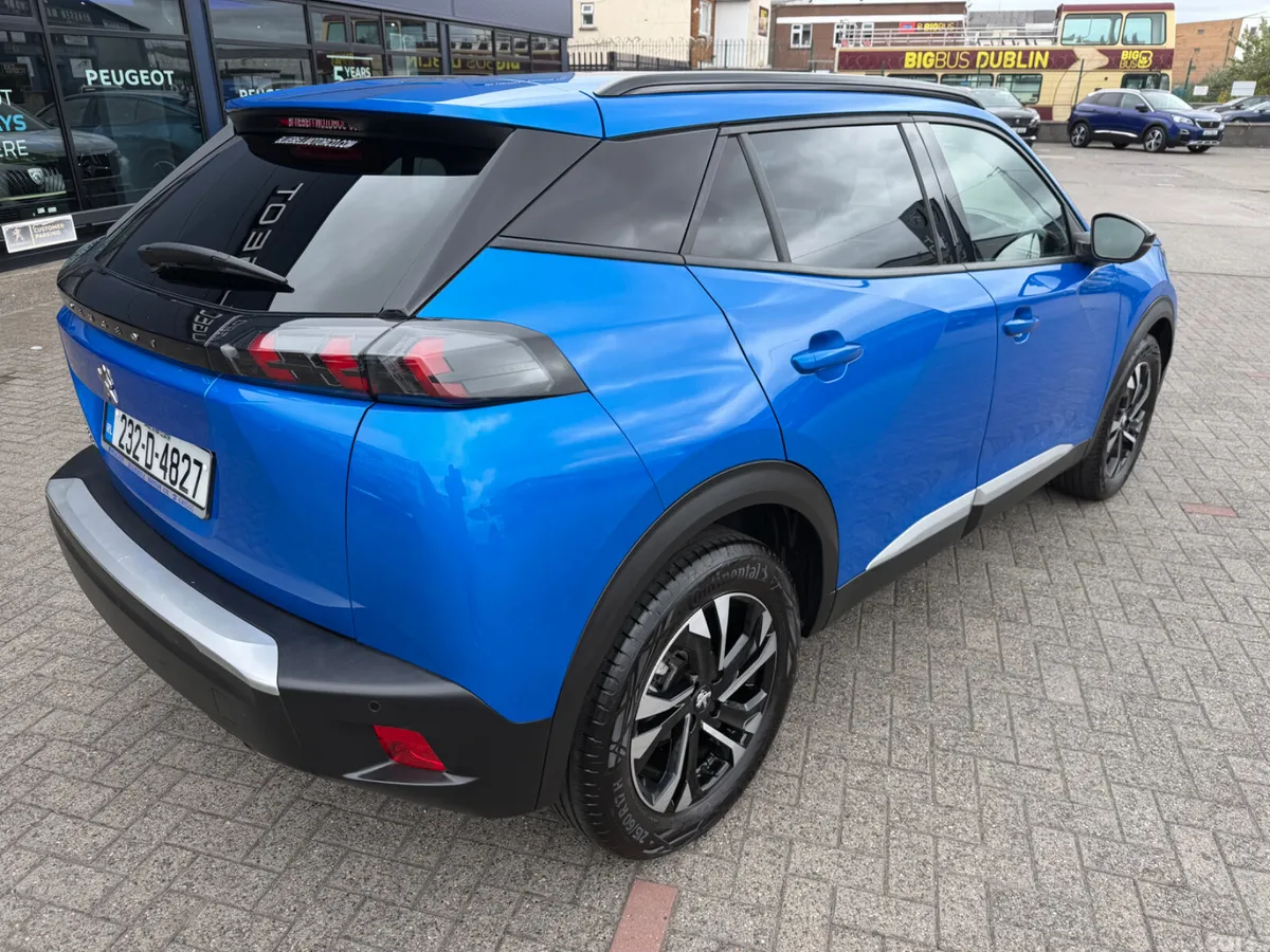 Peugeot 2008 MPV, Petrol, 2023, Blue