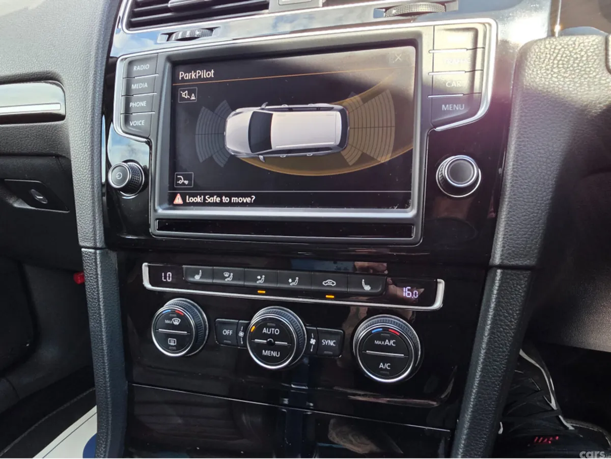 Volkswagen Golf Estate, Petrol, 2015, White