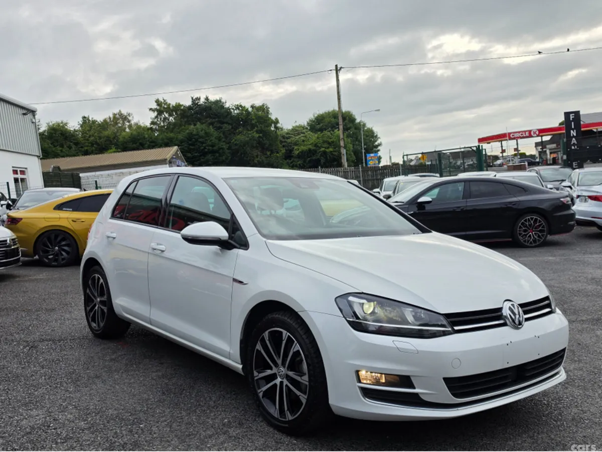 Volkswagen Golf Hatchback, Petrol, 2015, White