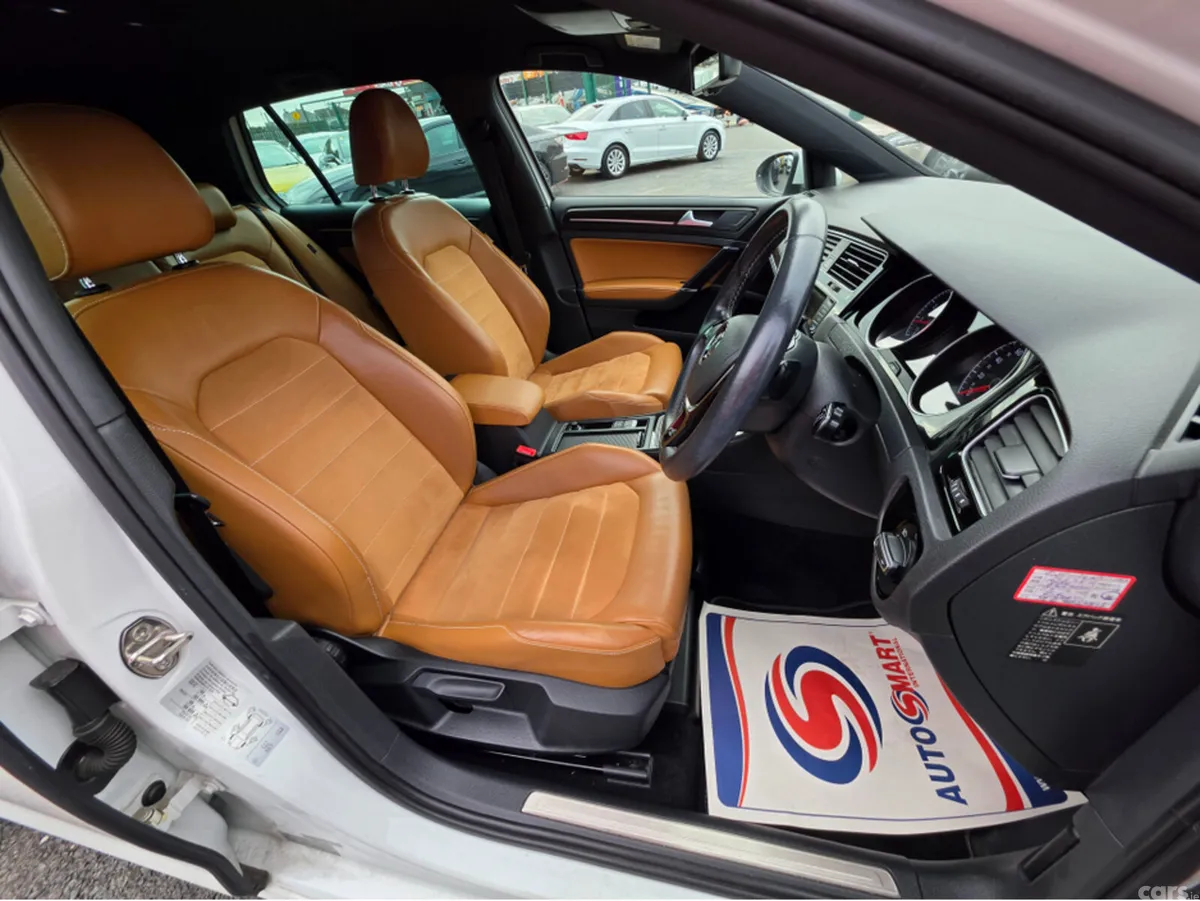 Volkswagen Golf Hatchback, Petrol, 2015, White