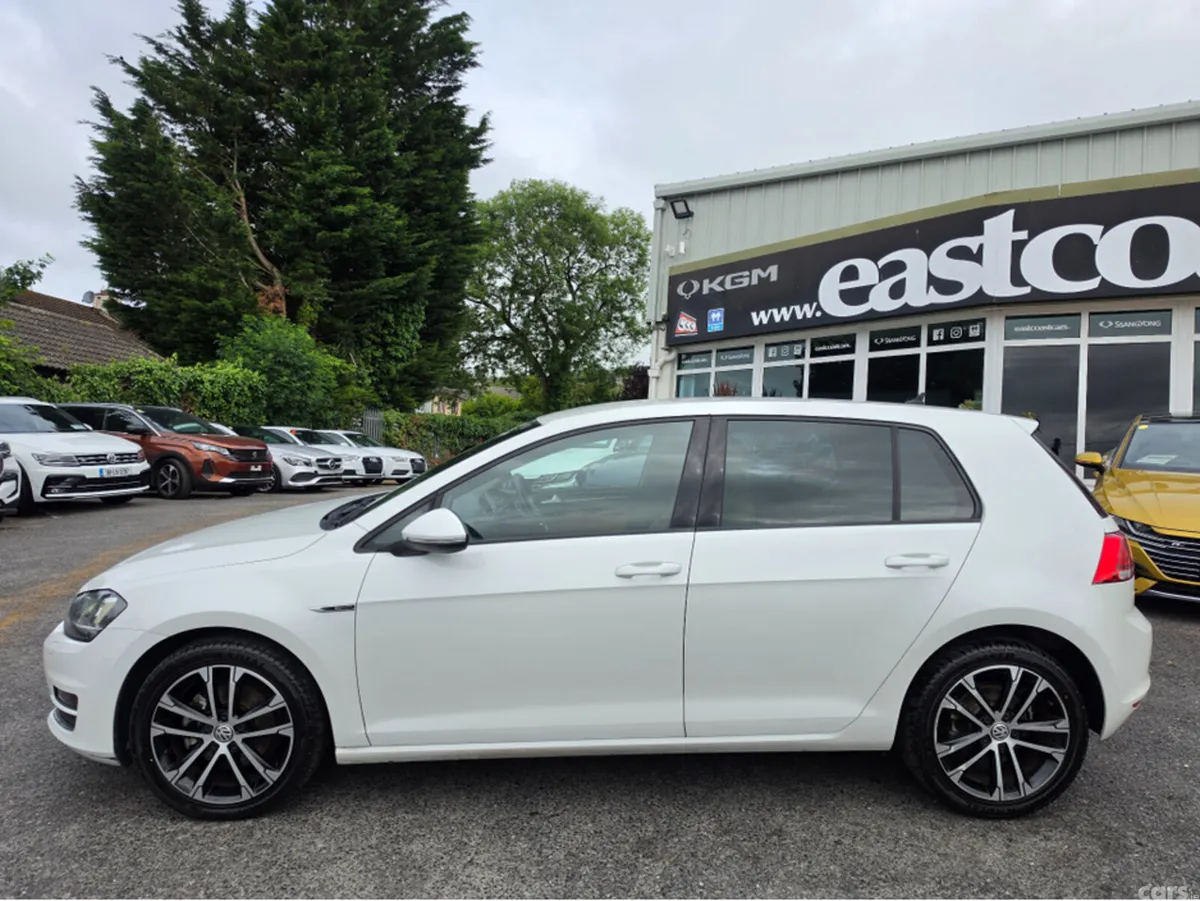 Volkswagen Golf Hatchback, Petrol, 2015, White