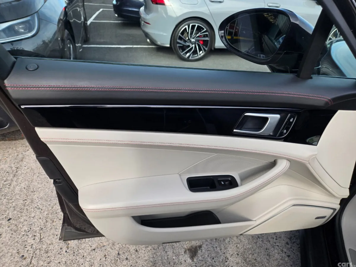 Porsche Panamera Estate, Petrol Plug-in Hybrid, 2020, Purple
