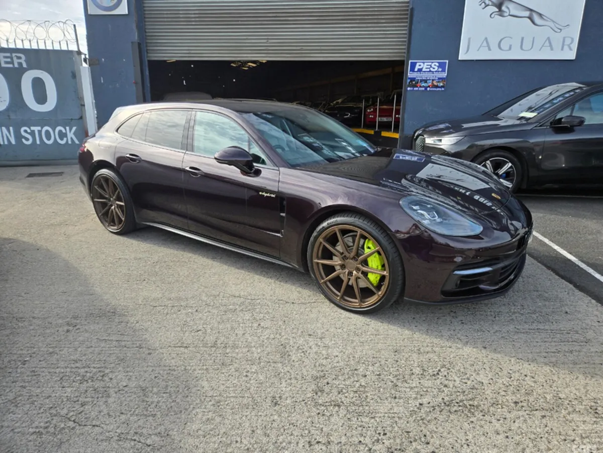 Porsche Panamera Estate, Petrol Plug-in Hybrid, 2020, Purple