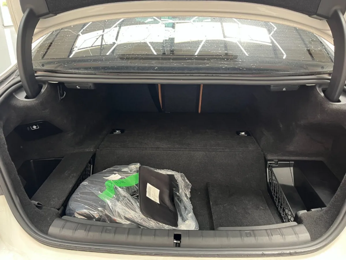 BMW 5-Series Saloon, Petrol Plug-in Hybrid, 2022, White