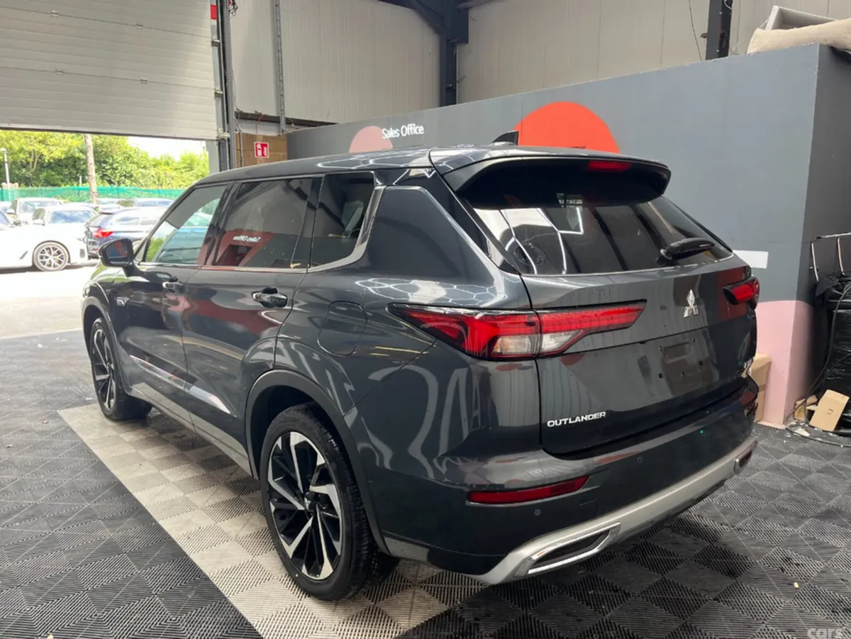 Mitsubishi Outlander SUV, Petrol Plug-in Hybrid, 2024, Grey