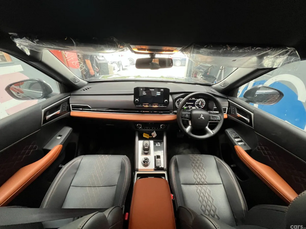 Mitsubishi Outlander SUV, Petrol Plug-in Hybrid, 2024, Grey