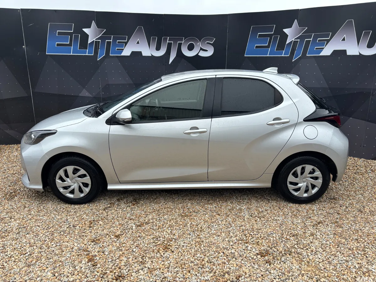Toyota Yaris Hatchback, Petrol, 2021, Silver