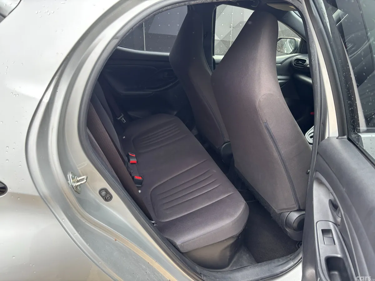 Toyota Yaris Hatchback, Petrol, 2021, Silver