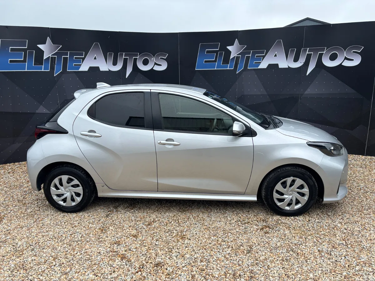 Toyota Yaris Hatchback, Petrol, 2021, Silver