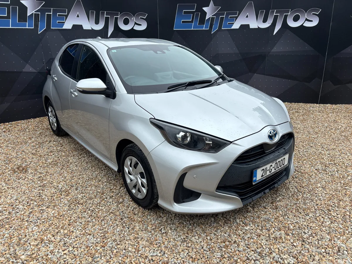 Toyota Yaris Hatchback, Petrol, 2021, Silver