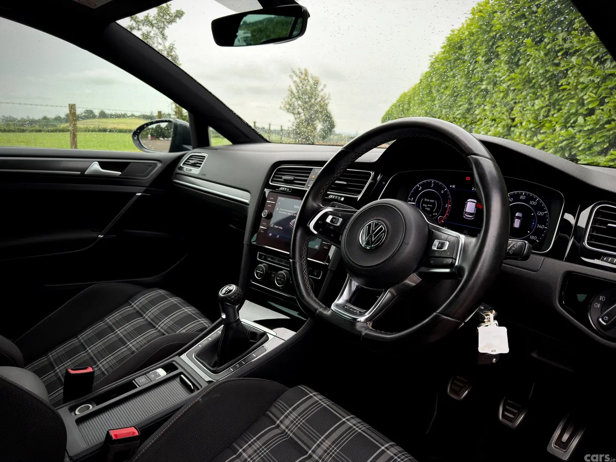 Volkswagen Golf Hatchback, Diesel, 2017, Grey