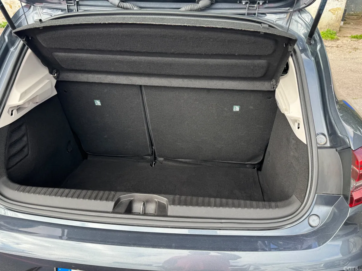 Renault Clio Hatchback, Petrol, 2022, Grey