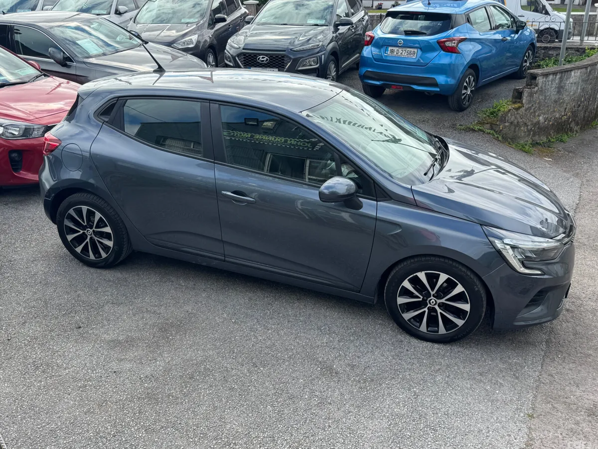 Renault Clio Hatchback, Petrol, 2022, Grey