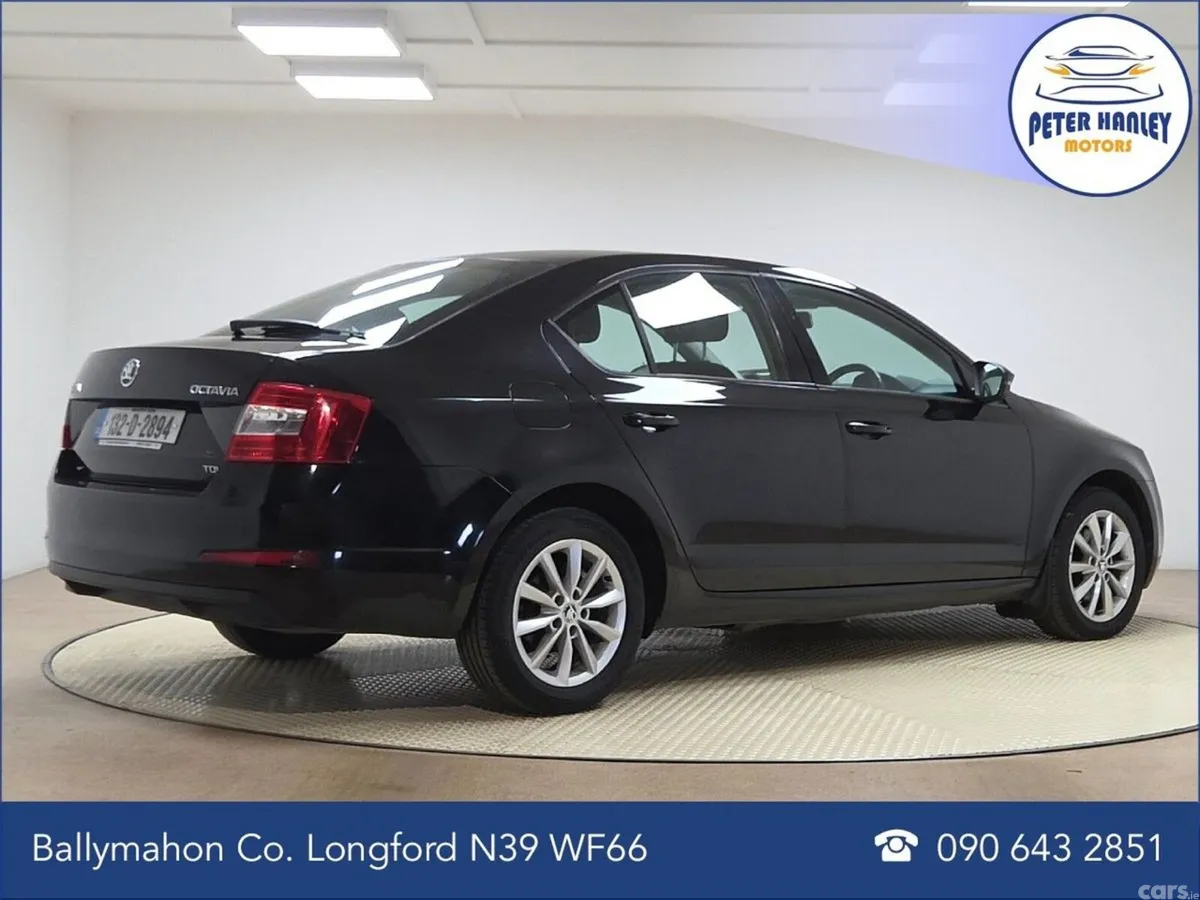 Skoda Octavia Saloon, Diesel, 2013, Black