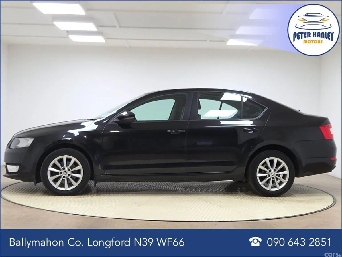 Skoda Octavia Saloon, Diesel, 2013, Black