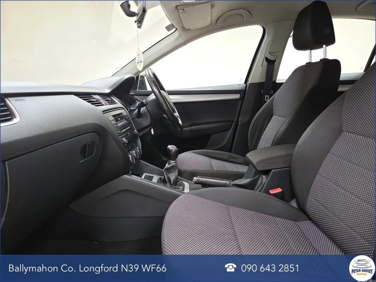 Skoda Octavia Saloon, Diesel, 2013, Black
