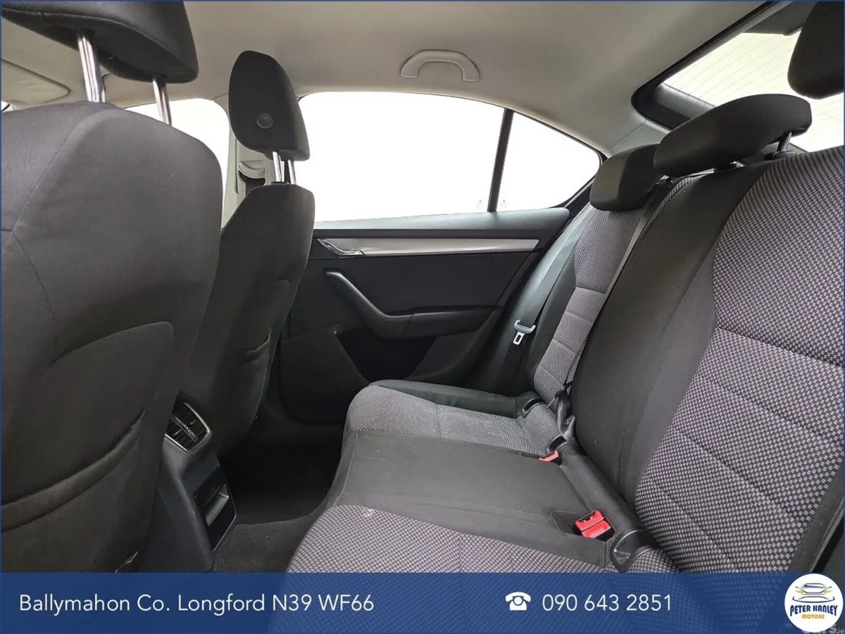 Skoda Octavia Saloon, Diesel, 2013, Black