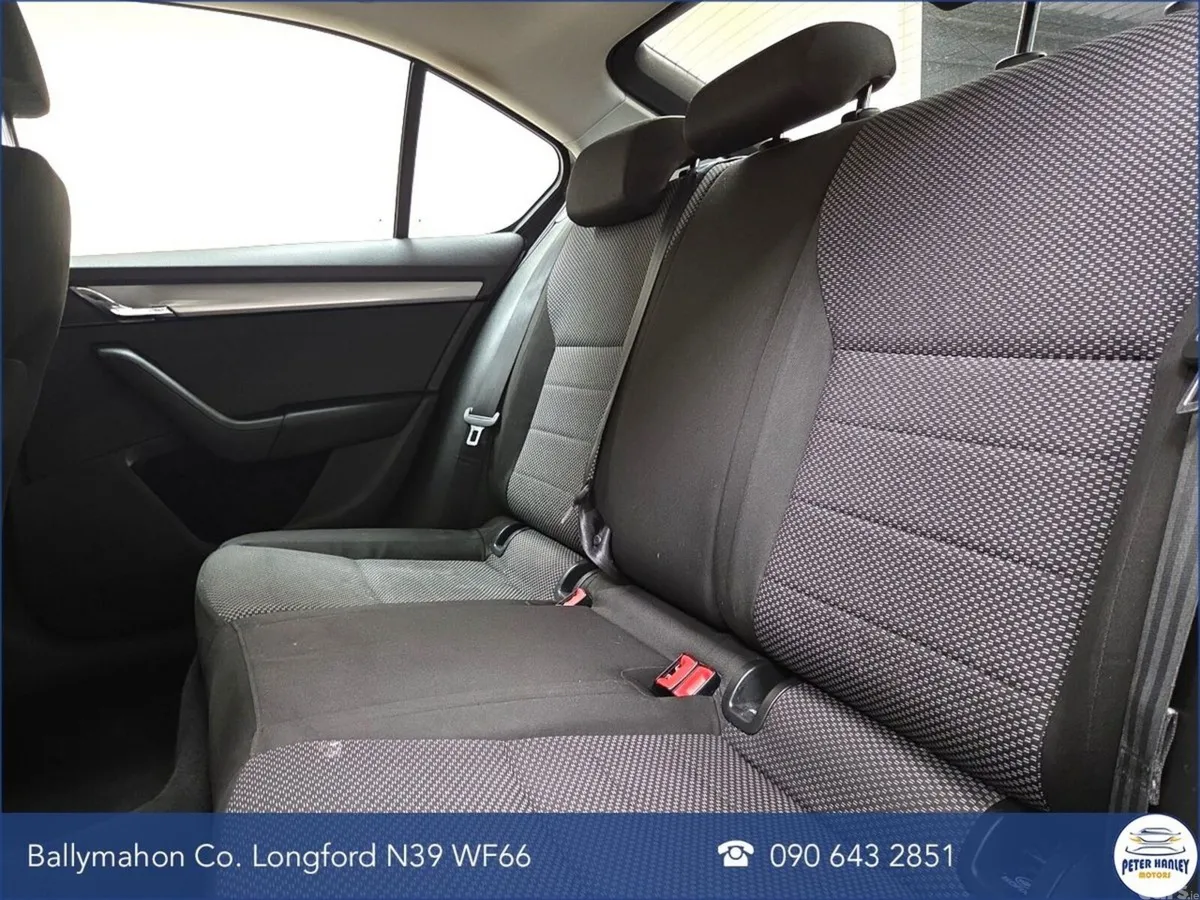 Skoda Octavia Saloon, Diesel, 2013, Black