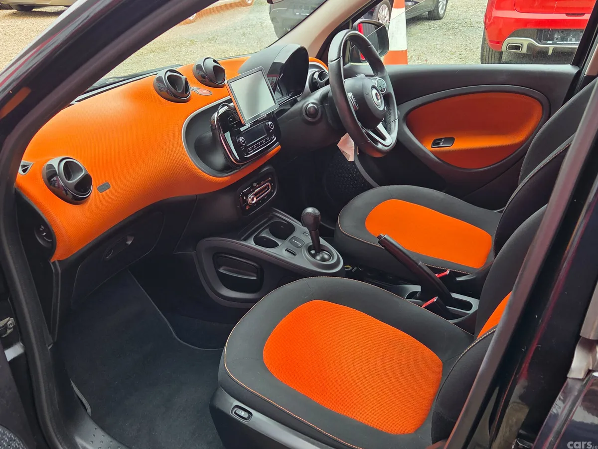 Smart Forfour Hatchback, Petrol, 2016, Black