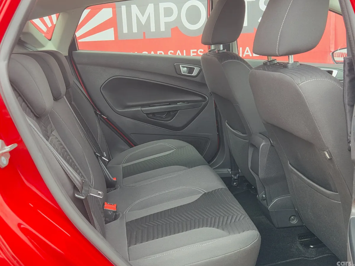 Ford Fiesta Hatchback, Petrol, 2014, Red