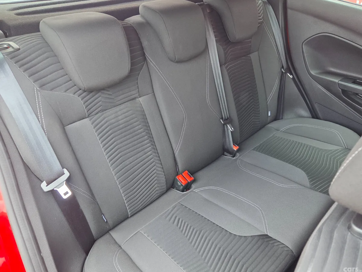 Ford Fiesta Hatchback, Petrol, 2014, Red