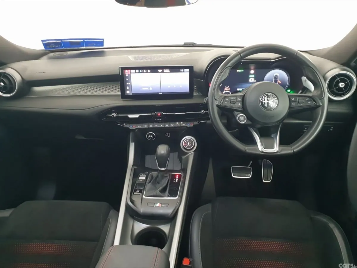 Alfa Romeo Tonale MPV, Petrol Plug-in Hybrid, 2023, Red