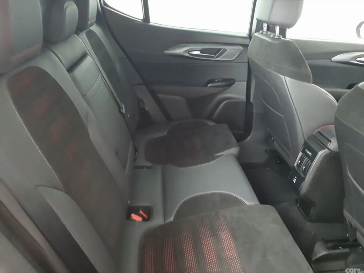 Alfa Romeo Tonale MPV, Petrol Plug-in Hybrid, 2023, Red