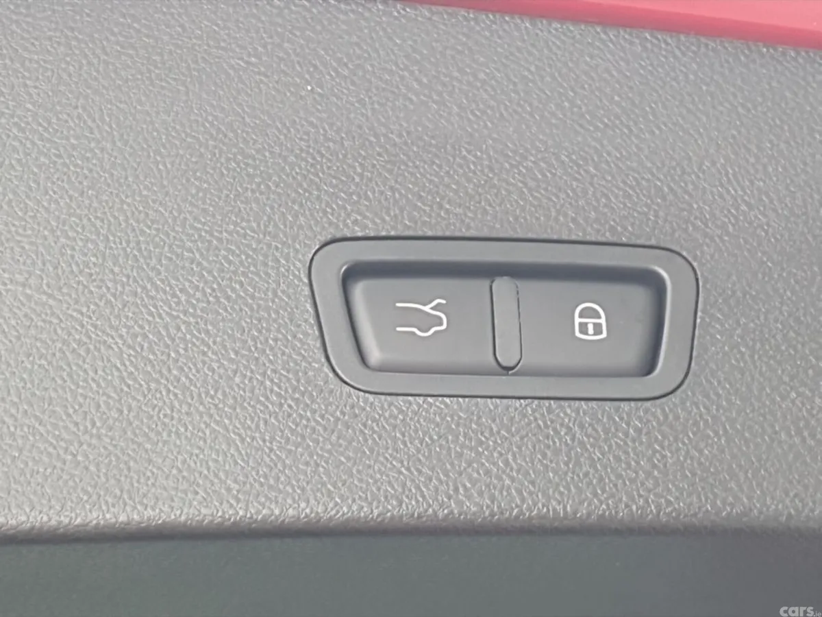 Alfa Romeo Tonale MPV, Petrol Plug-in Hybrid, 2023, Red